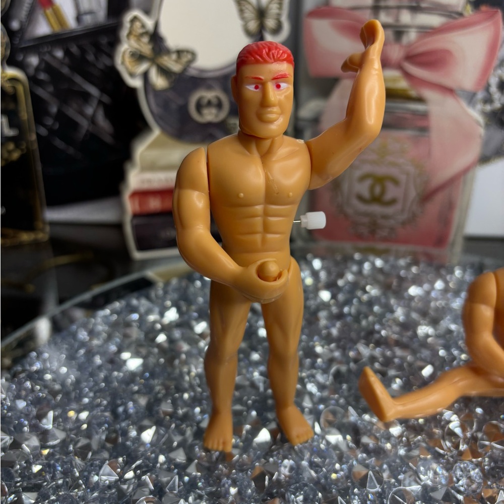 Macho man wind ups naughty toys for naughty people (1) - Picture 3 of 9